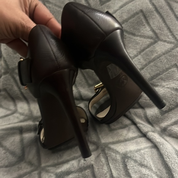 Brown heels - Picture 5 of 9